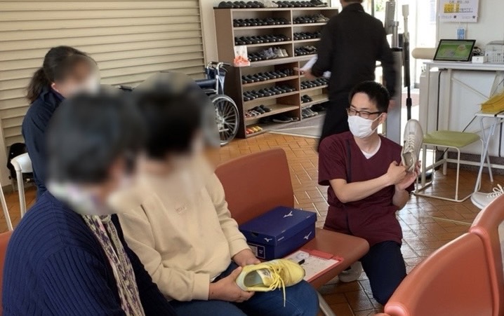 記事 その靴が膝痛や腰痛の原因かもしれません。のアイキャッチ画像